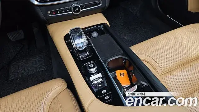 Volvo S90 2021 — ფოტო 8/20