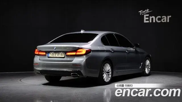 BMW 5 Series 2022 — ფოტო 7/20