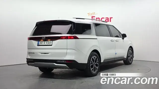 Kia Carnival 2021 — Фото 1/20