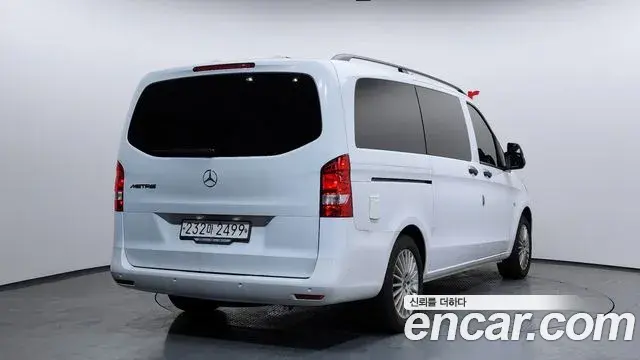 Mercedes-Benz V-Class 2020 — ფოტო 17/20