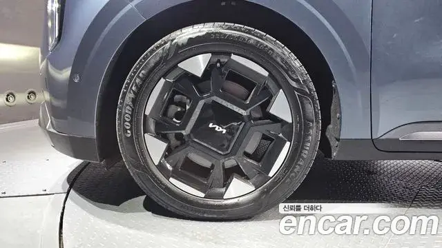 Kia Carnival 2024 — Şəkil 16/20