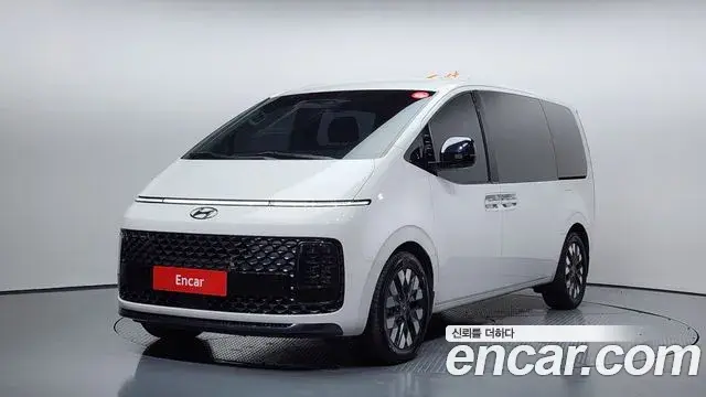 Hyundai Staria 2022 — ფოტო 3/20