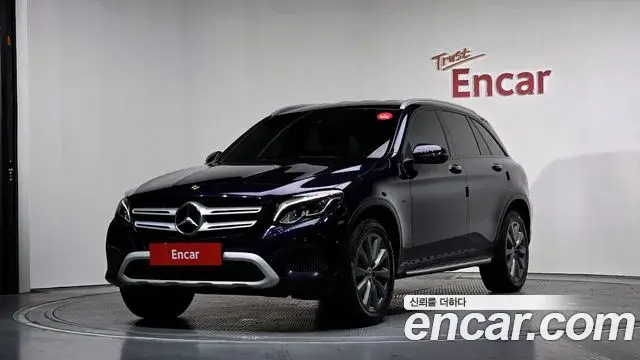 Mercedes-Benz GLC-Class 2018 — Photo 12/20