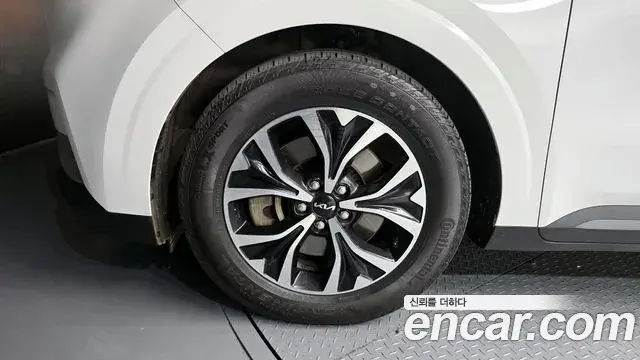 Kia Carnival 2023 — Фото 5/20