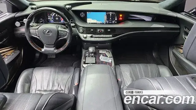 Lexus LS500 2018 — Şəkil 7/20
