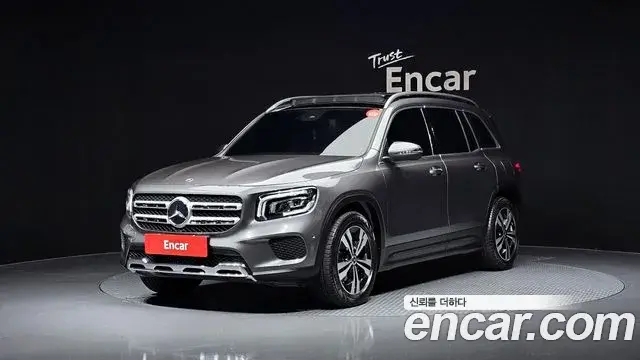 Mercedes-Benz GLB-Class 2021 — Şəkil 19/20