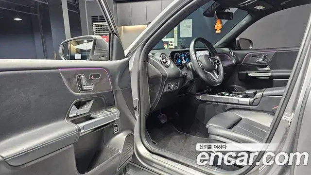 Mercedes-Benz GLB-Class 2021 — Şəkil 1/20