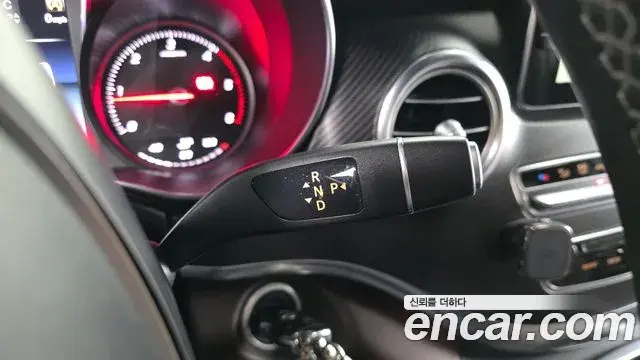 Mercedes-Benz V-Class 2018 — Şəkil 17/20