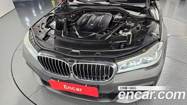BMW 7 Series 2018 — ფოტო 16/20