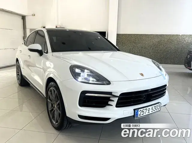 Porsche Cayenne 2020 — Photo 1/20
