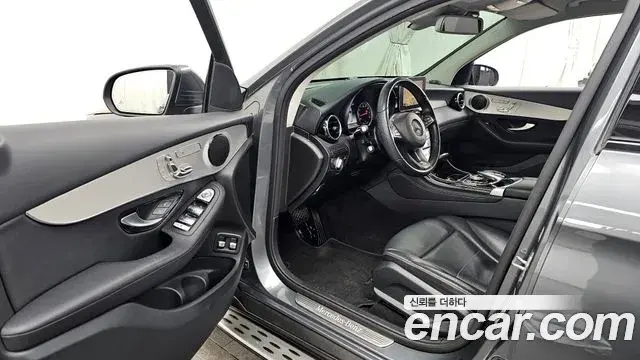 Mercedes-Benz GLC-Class 2018 — Фото 10/20