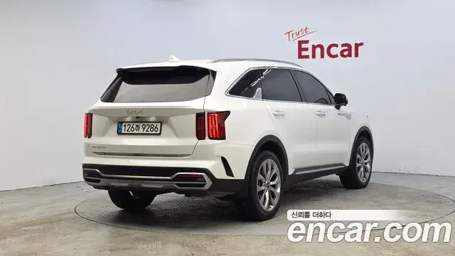 Kia Sorento 2022 — Photo 2/20