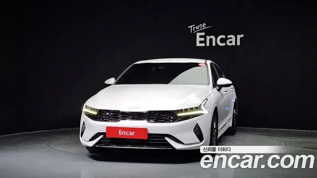 Kia K5 2022 — ფოტო 15/20