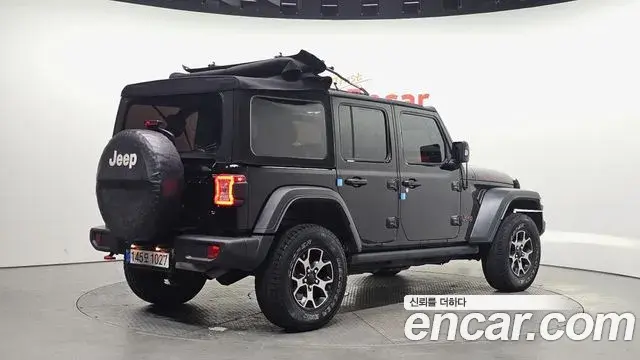 Jeep Wrangler 2018 — ფოტო 16/20