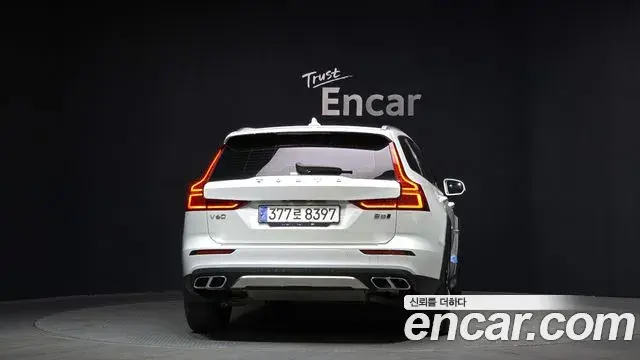 Volvo V60 Cross Country 2021 — Photo 14/20