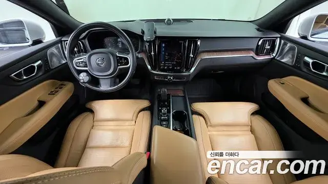 Volvo V60 Cross Country 2021 — Photo 9/20