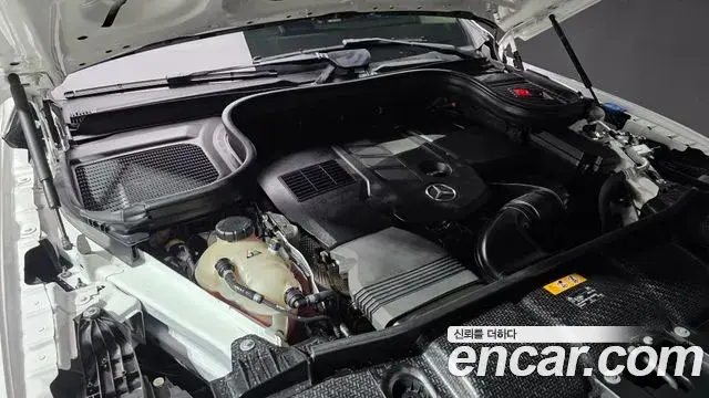 Mercedes-Benz GLE-Class 2020 — Şəkil 17/20