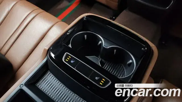 Genesis Electrified G80 2020 — Photo 18/20