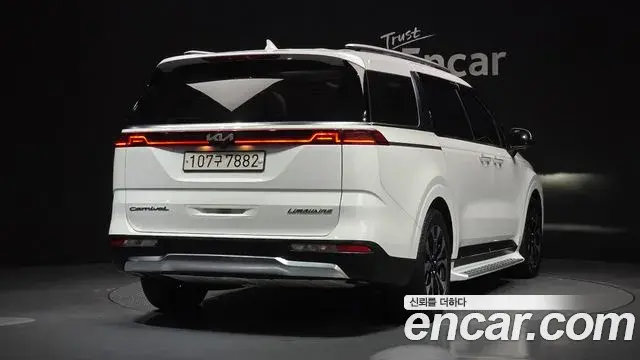 Kia Carnival 2021 — Фото 1/20