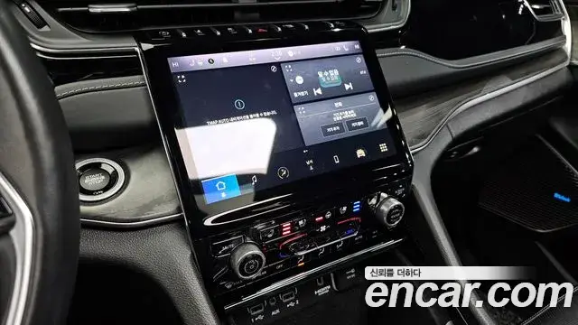 Jeep Grand Cherokee 2022 — ფოტო 15/20
