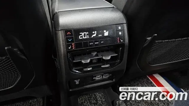 Jeep Grand Cherokee 2022 — ფოტო 13/20