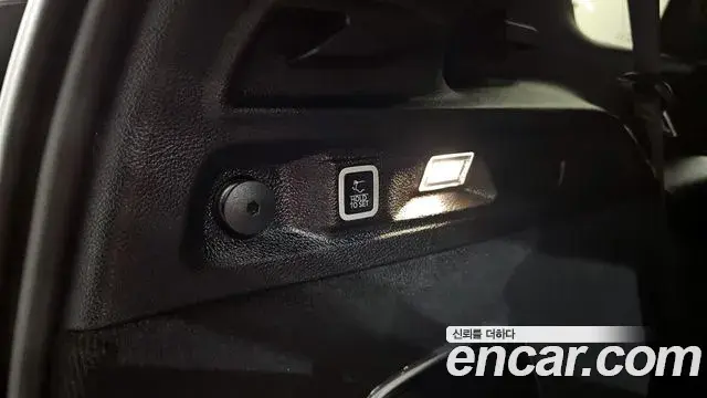 Jeep Grand Cherokee 2022 — ფოტო 17/20