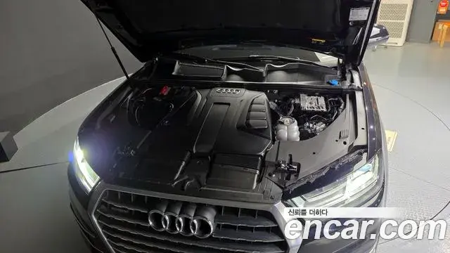 Audi Q7 2019 — Şəkil 19/20