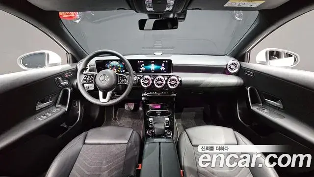 Mercedes-Benz A-Class 2020 — Photo 5/20