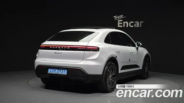 Porsche Macan EV, 2025