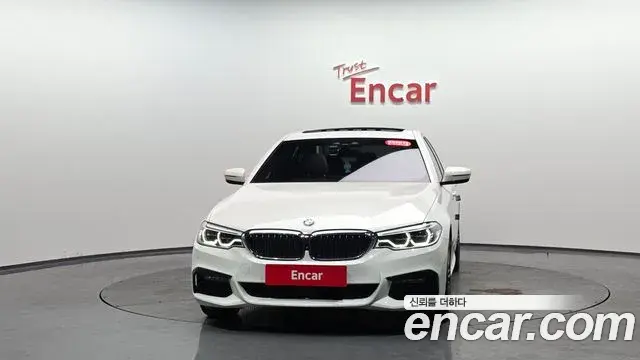 BMW 5 Series 2019 — ფოტო 17/20