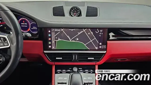 Porsche Cayenne 2023 — ფოტო 9/20