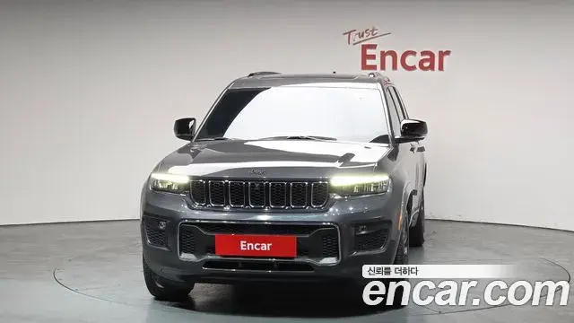 Jeep Grand Cherokee 2022 — ფოტო 14/20