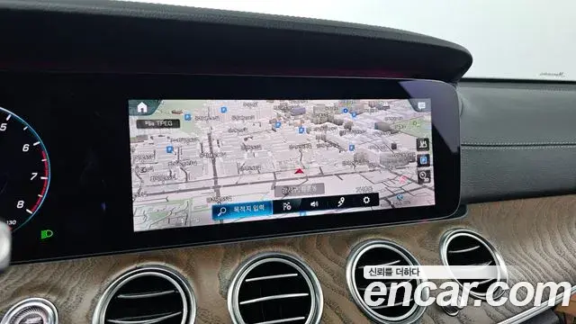 Mercedes-Benz E-Class 2020 — Фото 14/20