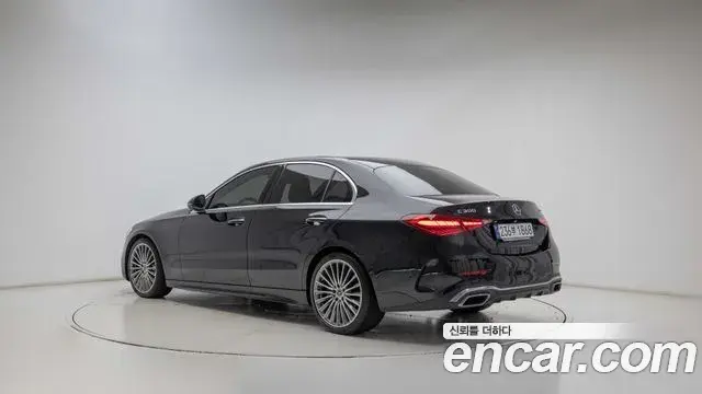Mercedes-Benz C-Class 2023 — Фото 1/20
