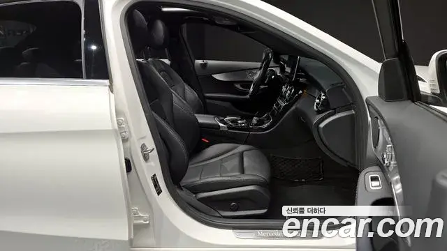 Mercedes-Benz C-Class 2018 — Photo 19/20