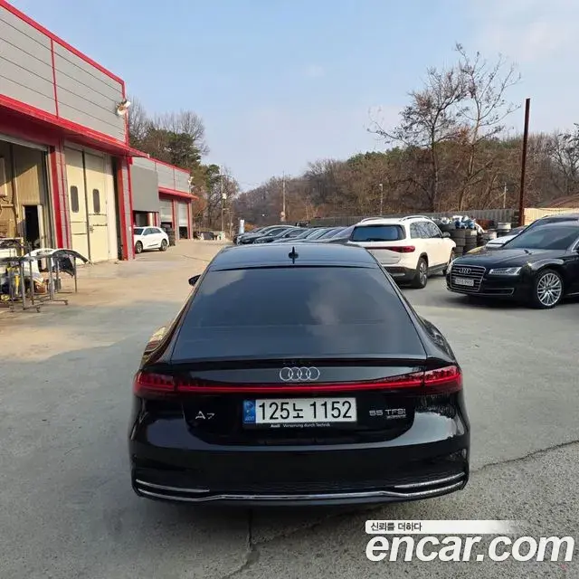 Audi A7 2021 — Şəkil 14/18