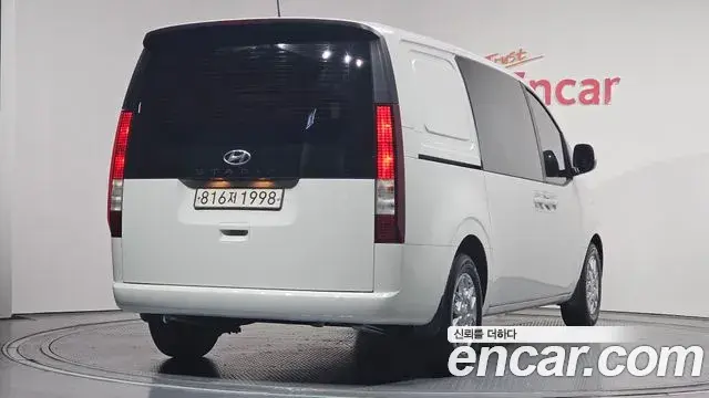 Hyundai Staria 2022 — Фото 2/20