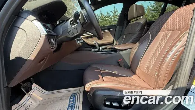 BMW 5 Series 2022 — Photo 18/20