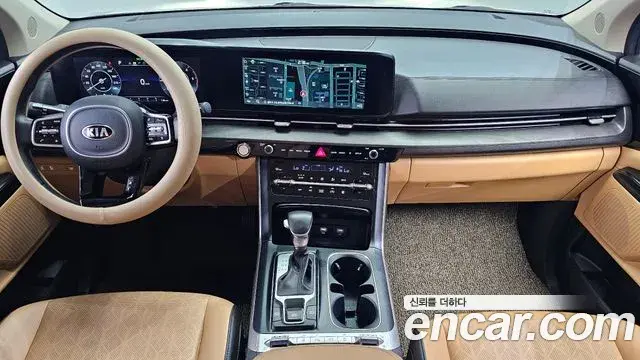 Kia Carnival 2021 — Photo 11/20
