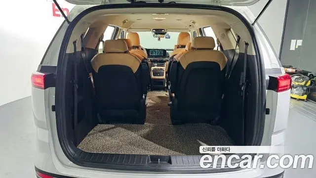 Kia Carnival 2021 — Photo 2/20