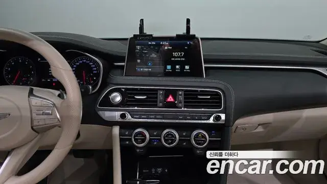 Genesis G70 2019 — Photo 6/20