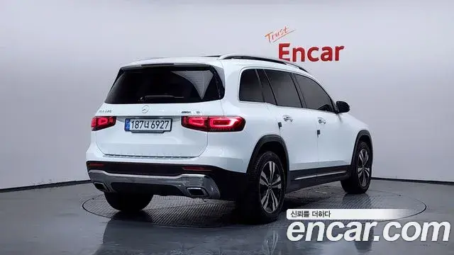 Mercedes-Benz GLB-Class 2021 — ფოტო 18/20