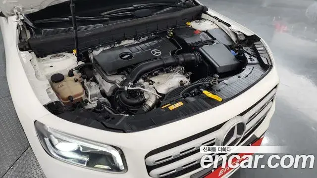 Mercedes-Benz GLB-Class 2021 — ფოტო 19/20