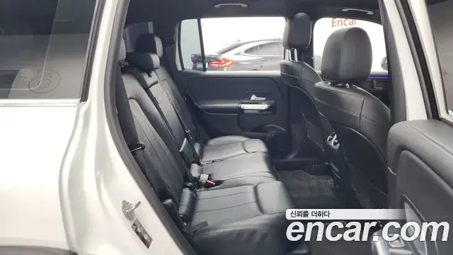 Mercedes-Benz GLB-Class 2021 — ფოტო 6/20