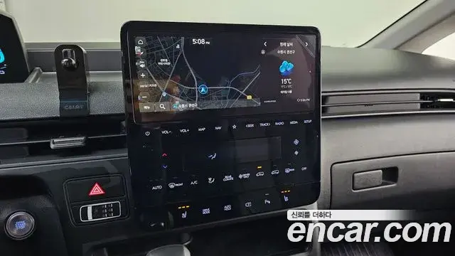 Hyundai Staria 2025 — Photo 18/20
