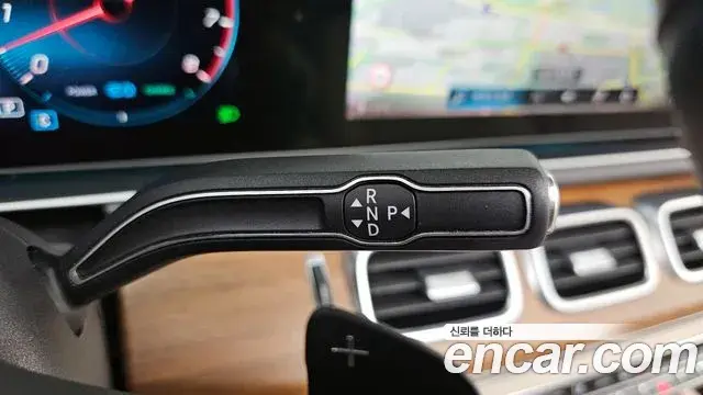 Mercedes-Benz GLE-Class 2020 — Photo 10/20