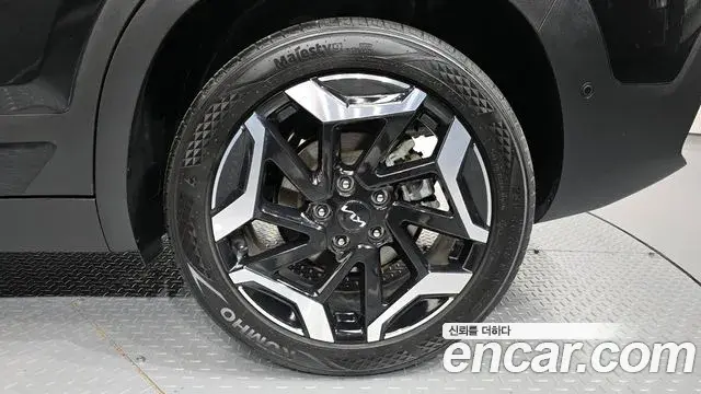Kia Seltos 2025 — ფოტო 13/28