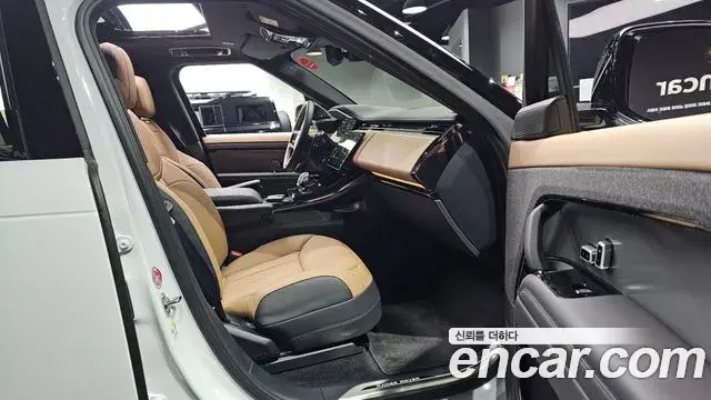 Land Rover Range Rover Sport 2025 — ფოტო 17/20