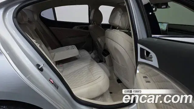 Genesis G70 2018 — ფოტო 22/31