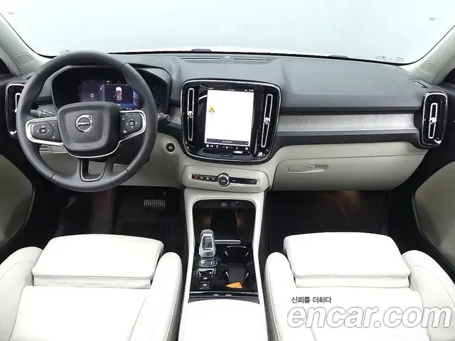 Volvo XC40 2024 — ფოტო 1/20